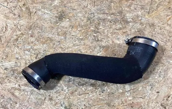 Porsche Macan (95B) Intercooler hose/pipe 95b145993f