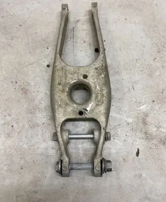 Rear upper control arm/wishbone