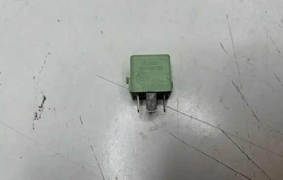BMW 3 E46 Other relay 8373700 6136 231325813