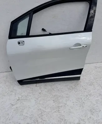 Renault Captur Front door 