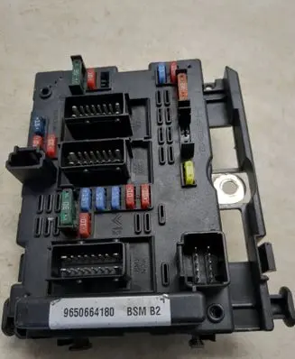 Citroen C4 I Picasso Fuse module 9650664180 43089758