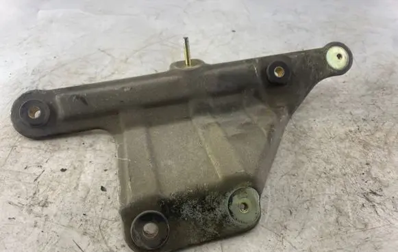 Mitsubishi Pajero Sport I Other engine bay part