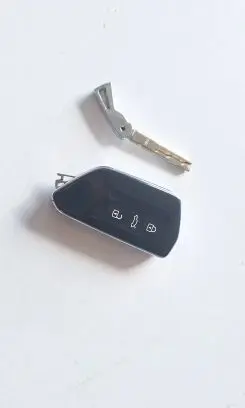 Skoda Octavia Mk4 Ignition key/card GG8GD