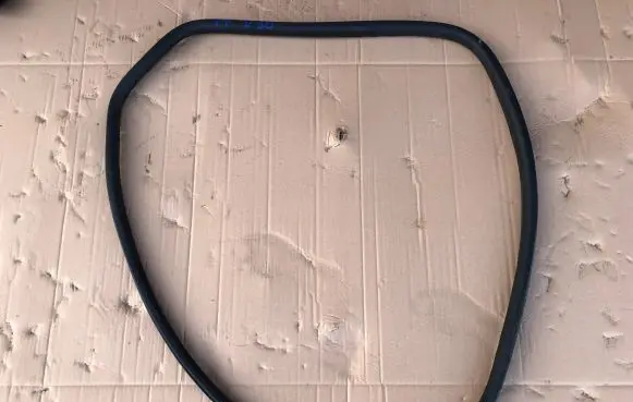 Volvo V60 Rear door rubber seal (on body) 