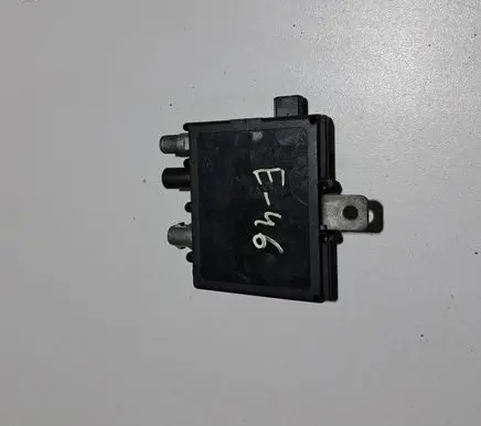 BMW 3 E46 Antenna control unit 6906071 1867000