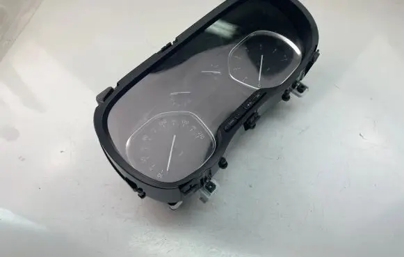 Speedometer (instrument cluster)