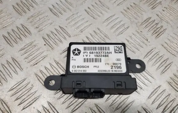 Chrysler Pacifica Parking PDC control unit/module 68193772AH