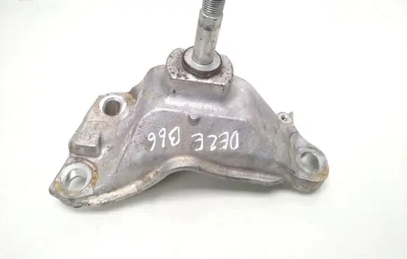 Honda CR-V Gearbox mounting bracket 