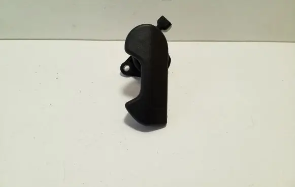 Nissan Qashqai J12 Engine bonnet (hood) release handle