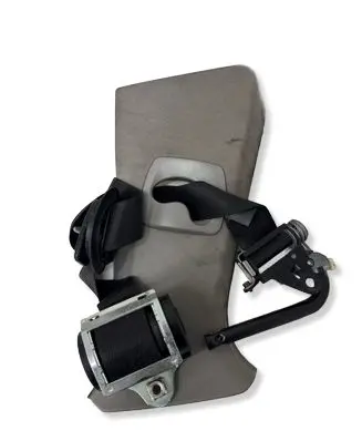 BMW 5 F10 F11 Front seatbelt 610126200B 100209