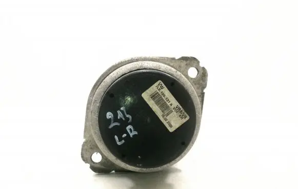 Engine mount bracket
