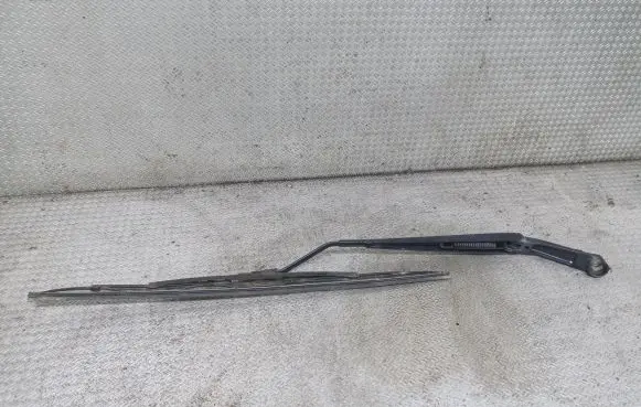 Nissan Tiida C11 Windshield/front glass wiper blade 6Y21EMLD