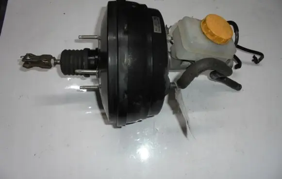 Subaru Impreza III Brake booster