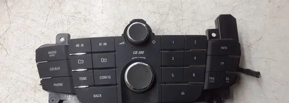 Head unit multimedia control