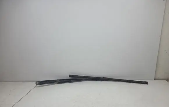 Volkswagen PASSAT B6 Front wiper blade arm 3C1955409C