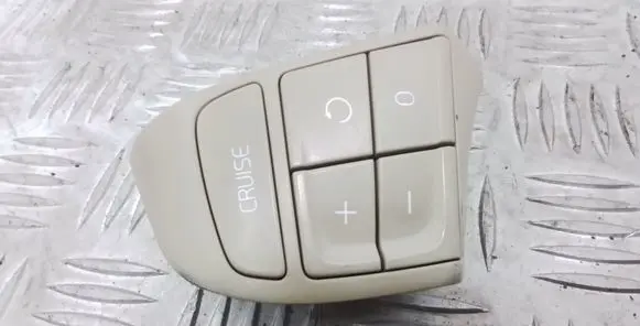 Volvo XC60 Steering wheel buttons/switches 31295729