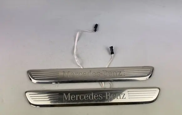 Front sill trim cover