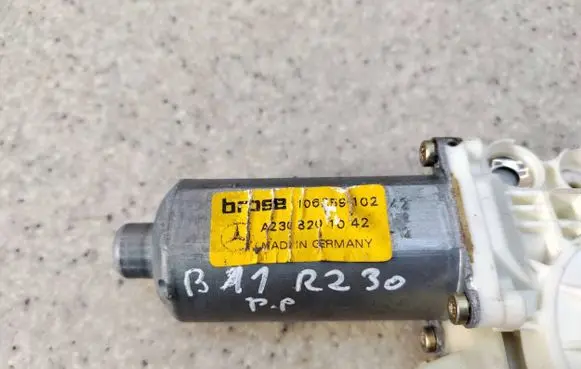 Mercedes-Benz SL R230 Front door window regulator motor A2308200942