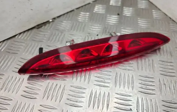 Peugeot 208 Third/center stoplight 9674309080