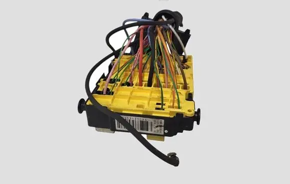 Citroen C4 II Picasso Fuse module 9804848580