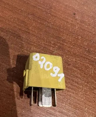 Mercedes-Benz B W245 Other relay A0025421419 D2091