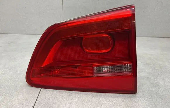 Volkswagen Touran II Tailgate rear/tail lights 1T0945094A