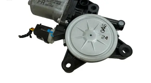 KIA Soul Front door window regulator motor 82460B2000 DH2621006030