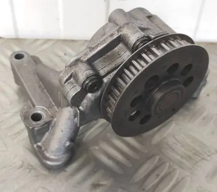 Volkswagen PASSAT B6 Oil pump 03L115105B 1908050588