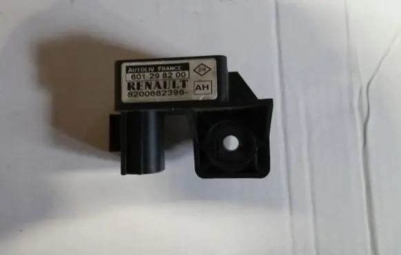 Renault Megane II Airbag deployment crash/impact sensor