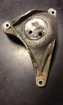 BMW 5 E39 Engine mounting bracket 1096080