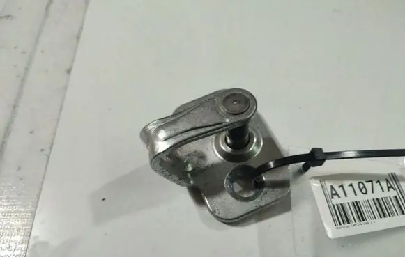 Chevrolet Captiva Rear door lock loop/hook striker 