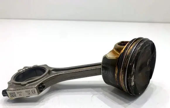 Hyundai i30 Piston with connecting rod G3LE