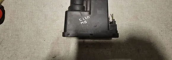 Mercedes-Benz C W202 Central locking vacuum pump 2028001448