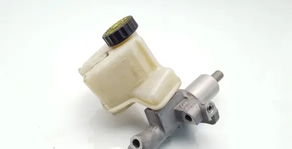 Mercedes-Benz C W204 Master brake cylinder 03350890121 A2044300102