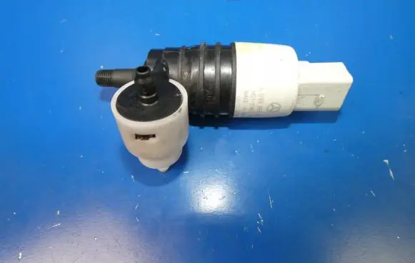 Mercedes-Benz E W213 Windscreen/windshield washer pump A0998660021
