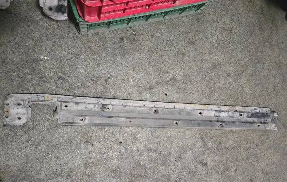 BMW 5 E39 Side skirt front trim 51718201496