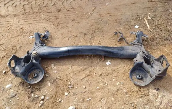 Peugeot 5008 II Rear subframe 967134758002