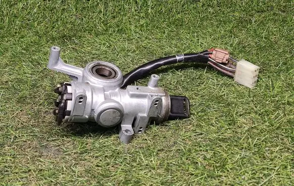 Opel Frontera A Ignition lock 337184