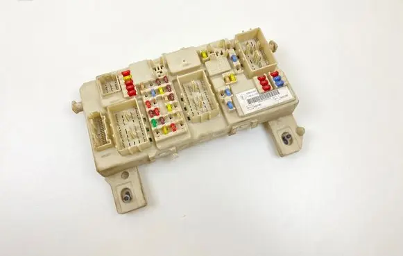 Ford Focus Fuse module 8M5T14014 F1359C 7P62344