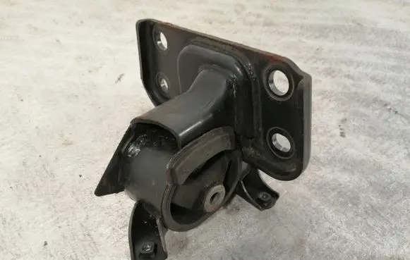 Toyota Auris 150 Engine mount bracket 123720R020