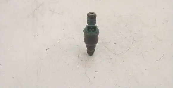 BMW 5 E39 Fuel injector 0280150415
