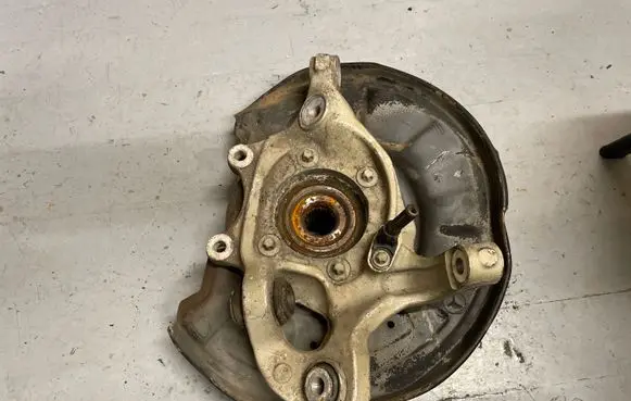 Mercedes-Benz C W204 Front wheel hub 