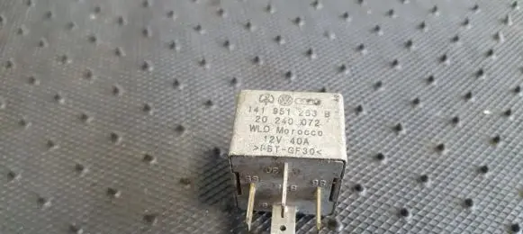 Volkswagen Golf III Other relay 141951253B 20240072