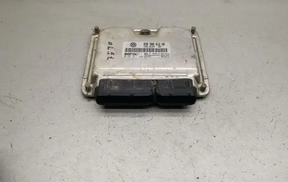 Seat Ibiza III (6L) Engine control unit/module 038906012HP 0281011320