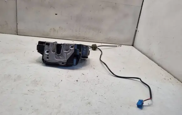 Mercedes-Benz CLS C219 Rear door lock 2197300135