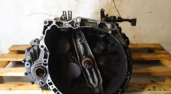 Mini Cooper Hatch Hardtop Manual 5 speed gearbox 7568721-08
