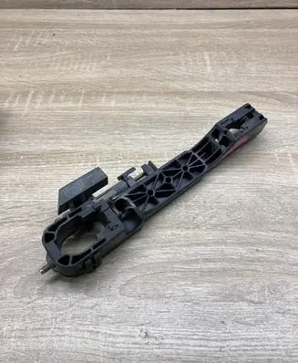 Nissan Primera Front door exterior handle/bracket 80610AV600 RIGHTSIDE
