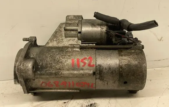 Volkswagen PASSAT B5.5 Starter motor 068911024L