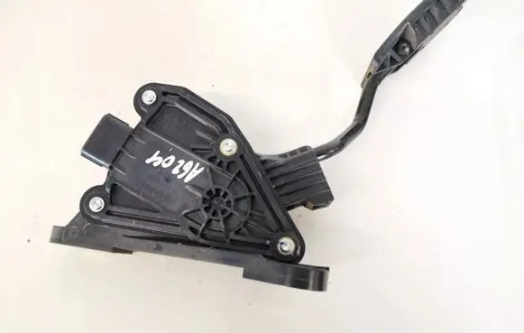 Honda CR-V Accelerator throttle pedal