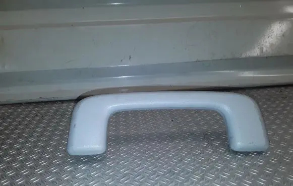 Mitsubishi Outlander Front interior roof grab handle
